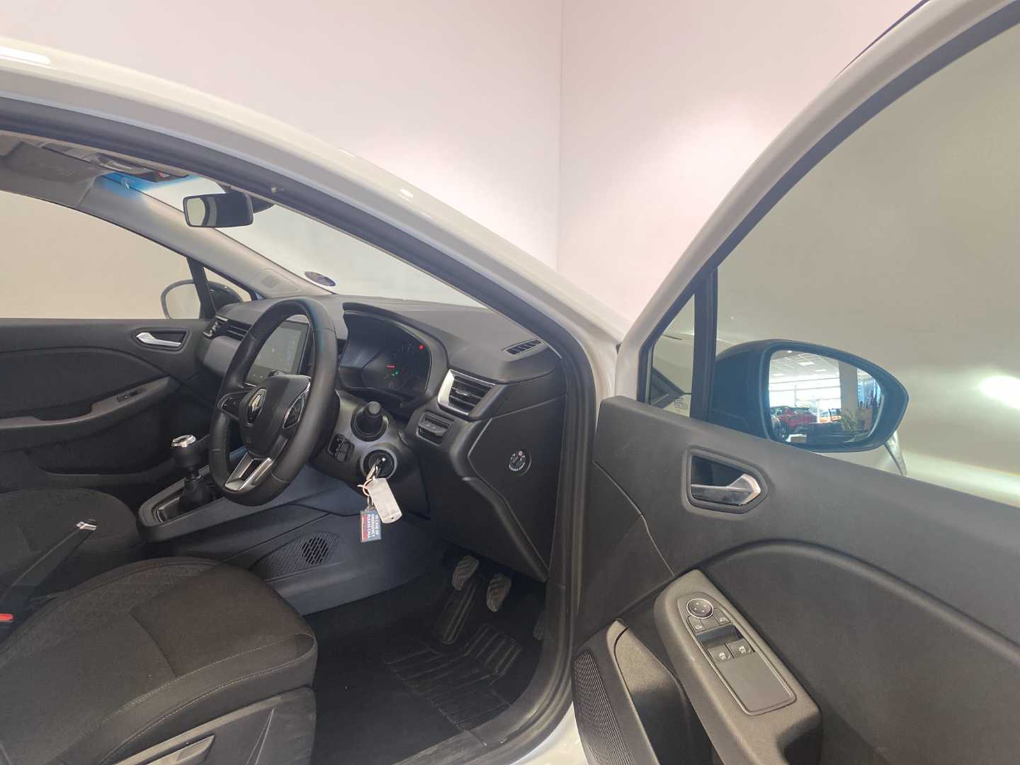 2024 RENAULT Clio V 1.0t Zen - Image 8