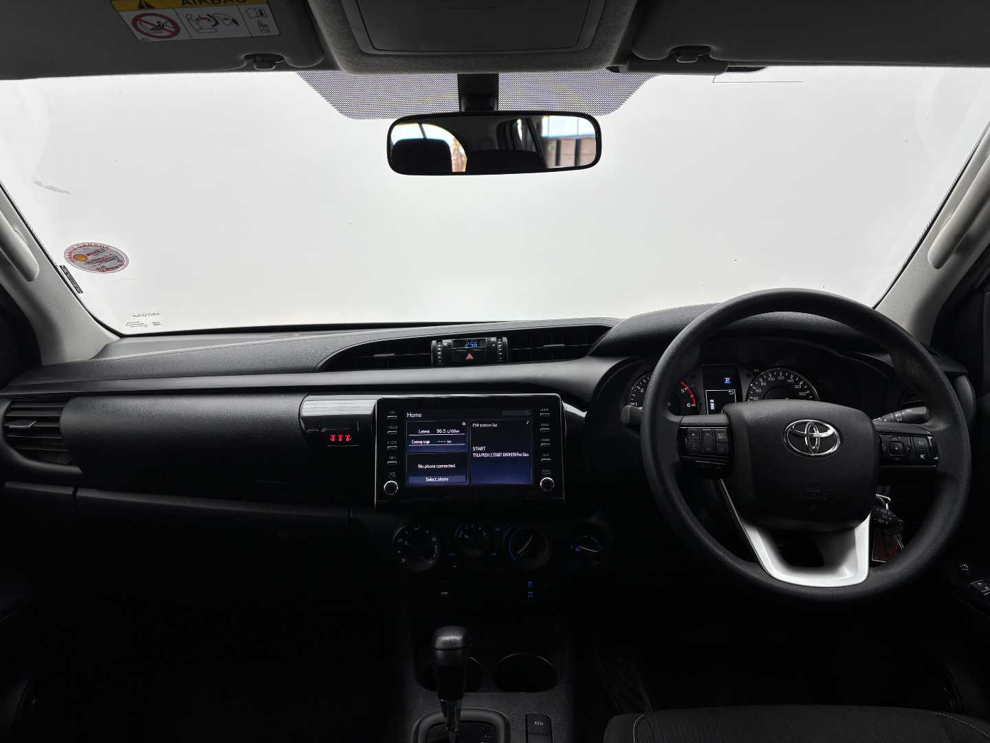 2024 TOYOTA Hilux 2.4gd-6 Raider X 4x4 a/T P/U D/c - Image 4