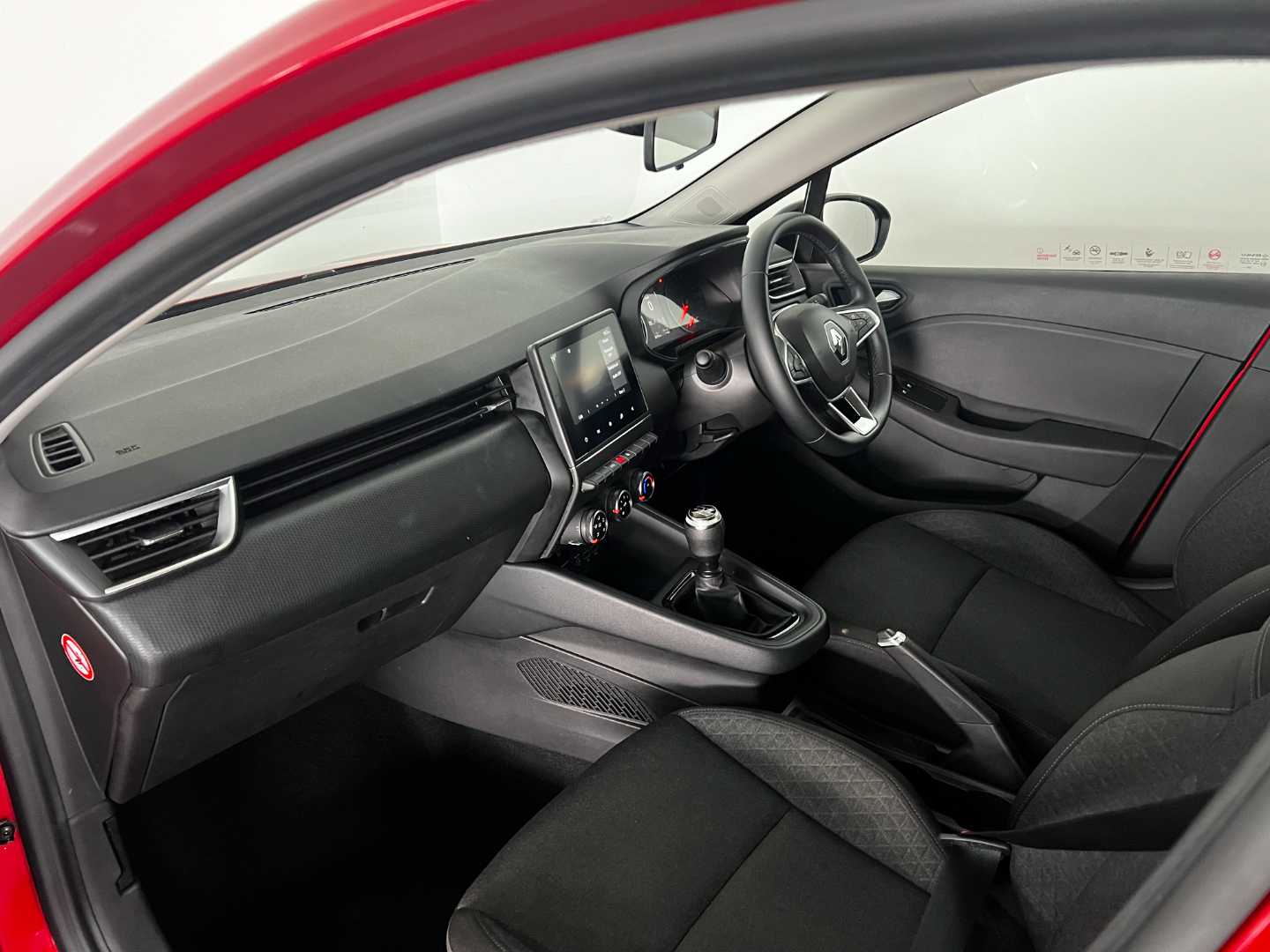 2024 RENAULT Clio V 1.0t Zen - Image 17