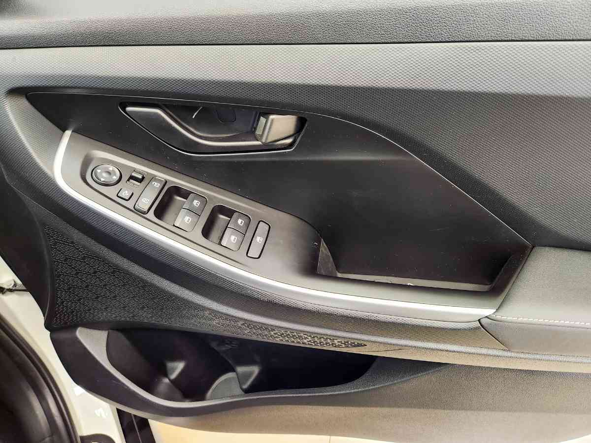 2025 HYUNDAI Alcazar 2.0 Executive at 7str My25 - Image 12