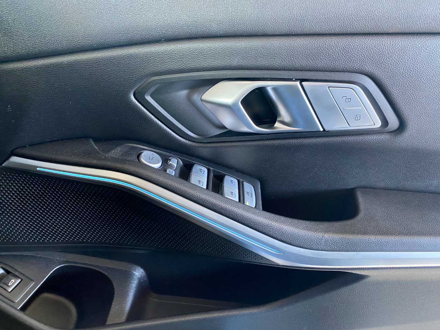 2024 BMW 3 Series (G20) 320i M Sport a/T - Image 13