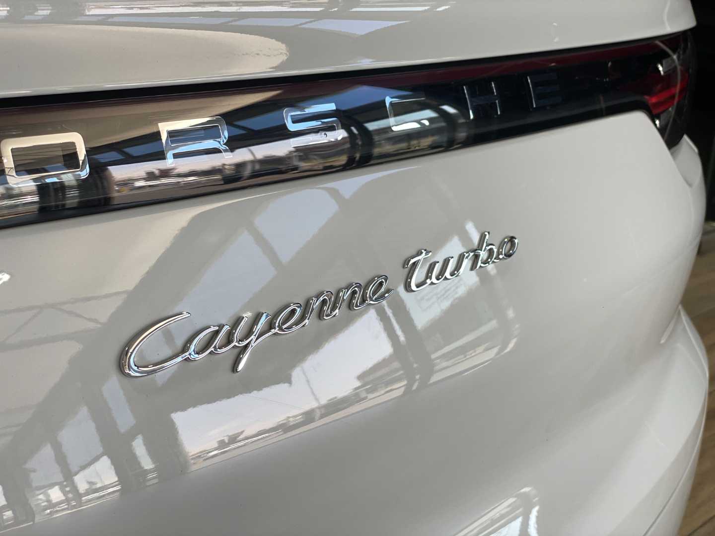 2020 PORSCHE Cayenne Coupe Turbo - Image 20