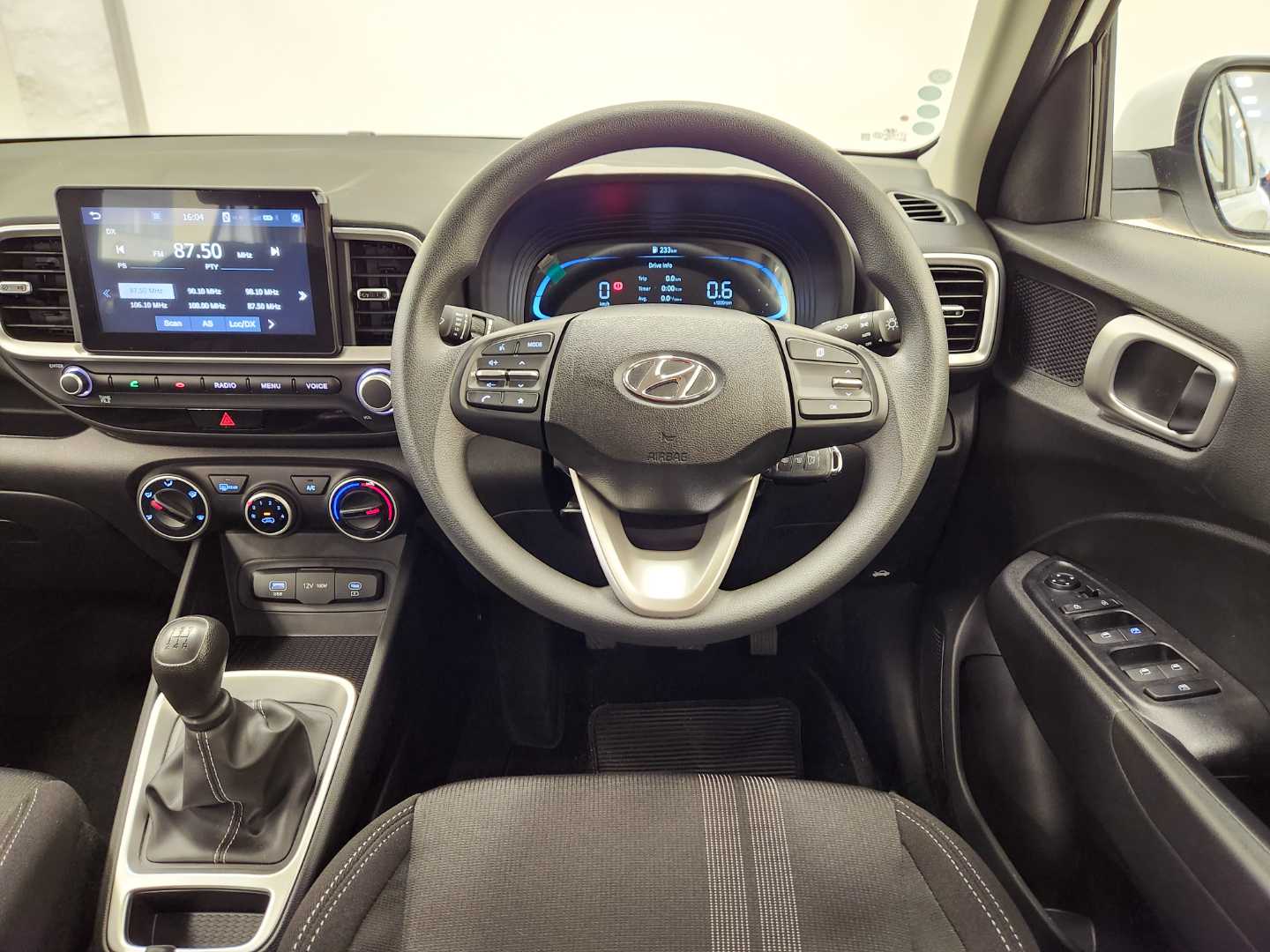 2025 HYUNDAI Venue 1.2 Premium - Image 13