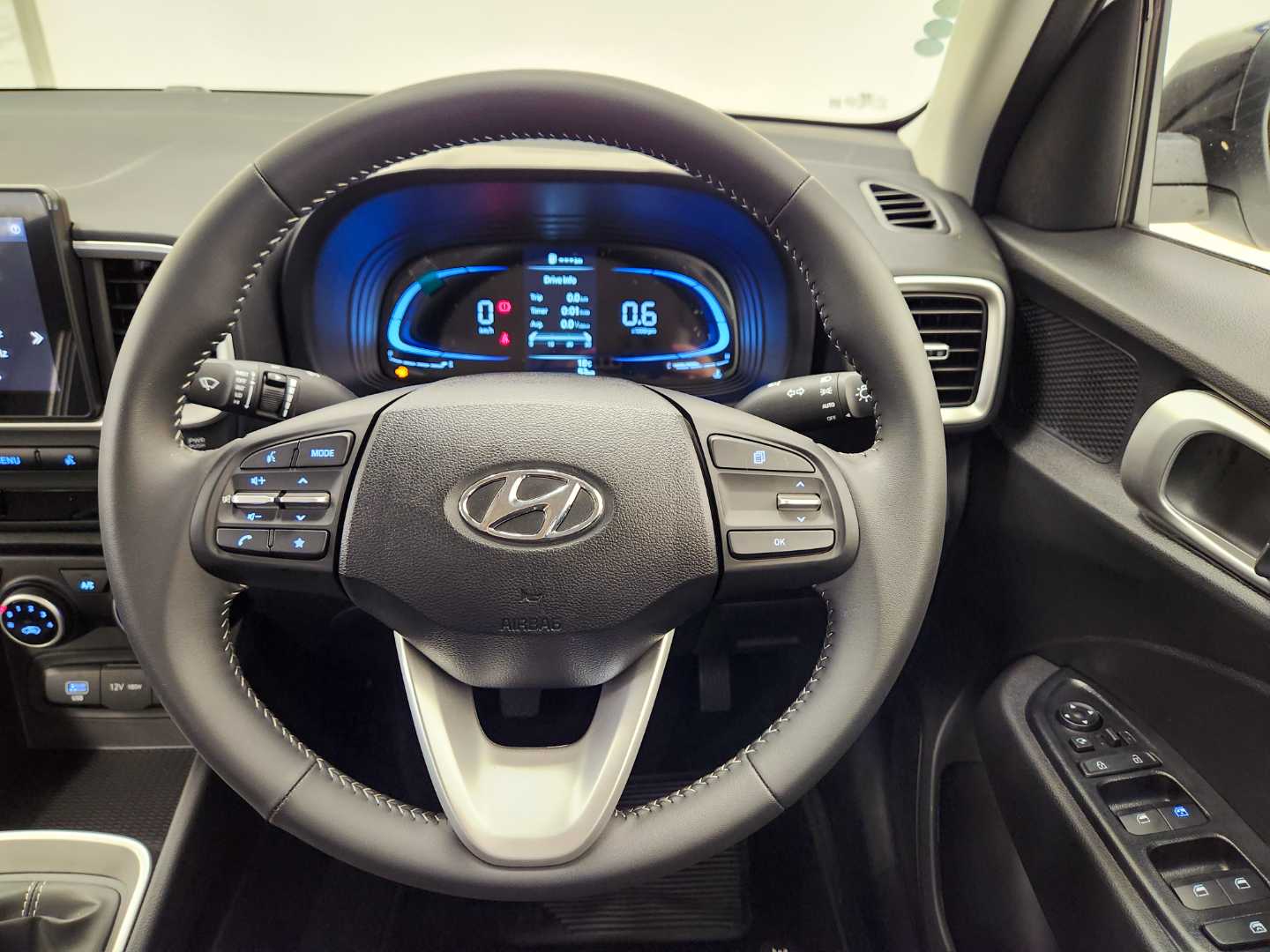 2025 HYUNDAI Venue 1.2 Executive Mt My24 - Image 14