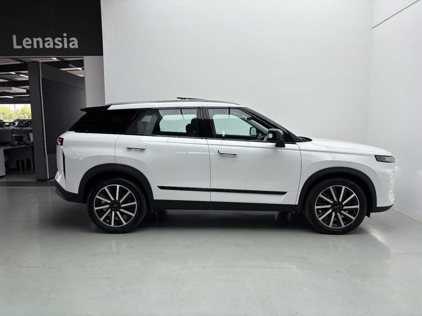 2025 CHERY Jaecoo J7 Glacier 2WD - Image 3