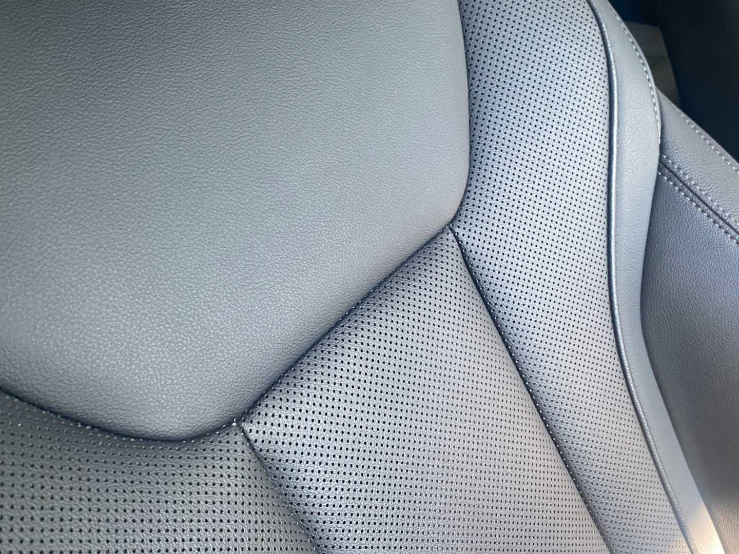 2024 BMW 3 Series (G20) 318i M Sport a/T - Image 11