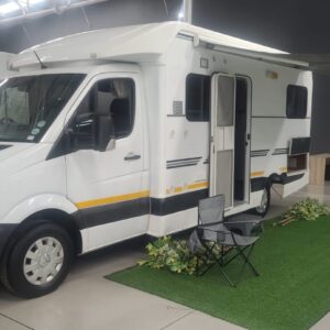 2014 MERCEDES-BENZ Sprinter 4 Berth Motorhome