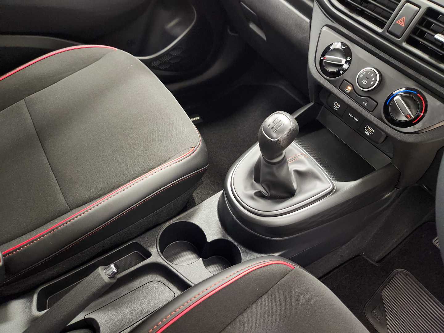 2025 HYUNDAI Grand I10 1.0 Premium M/T My24 - Image 11