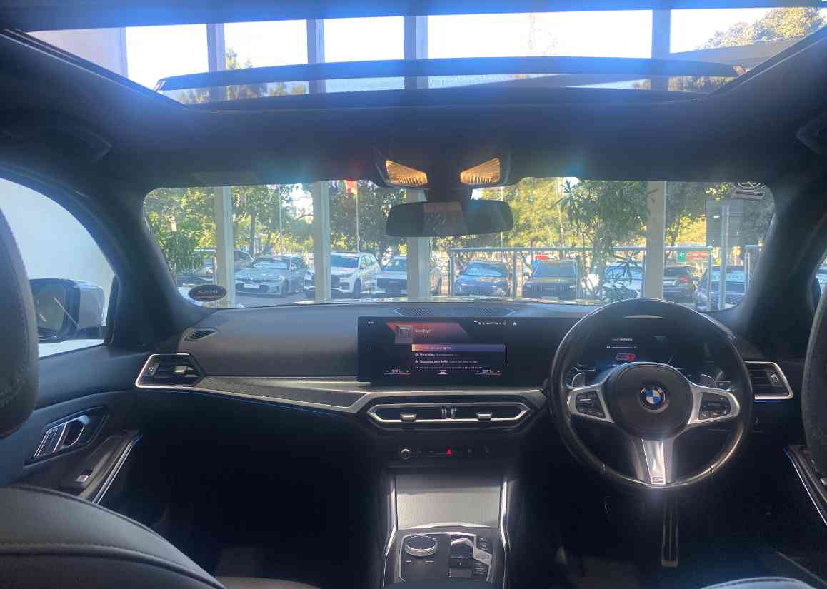 2024 BMW 3 Series (G20) 318i M Sport a/T - Image 10