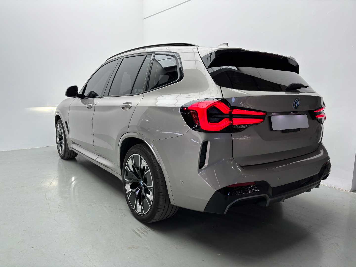 2023 BMW I3/I8/Ix Ix3 - Image 6