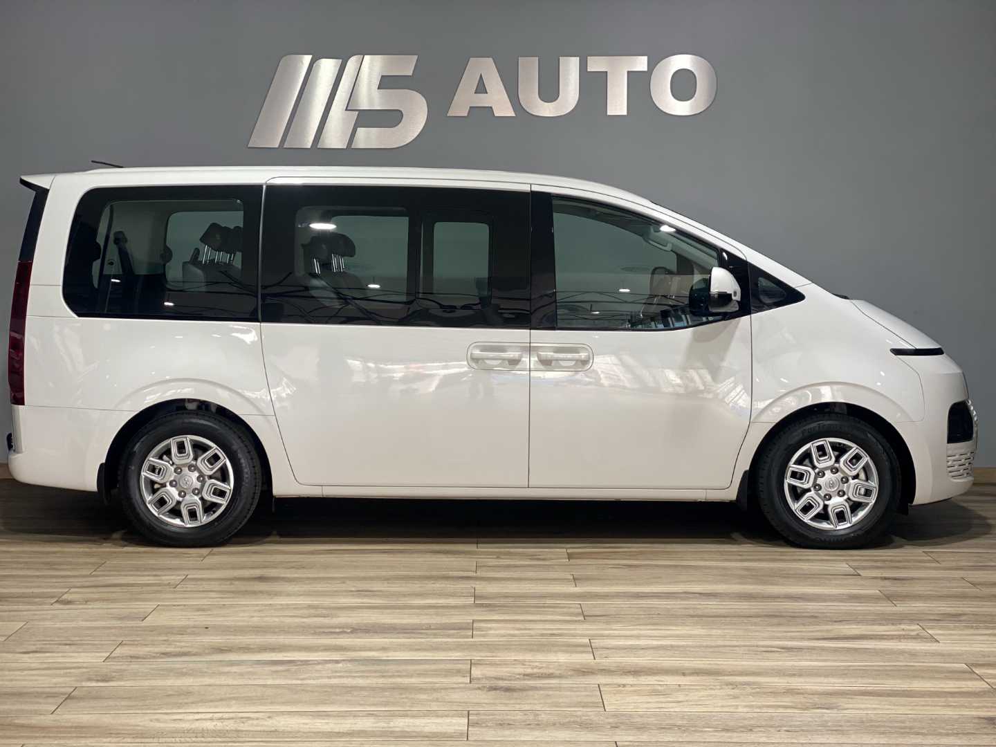 2023 HYUNDAI H-1/Staria Staria 2.2d Executive a/t - Image 4