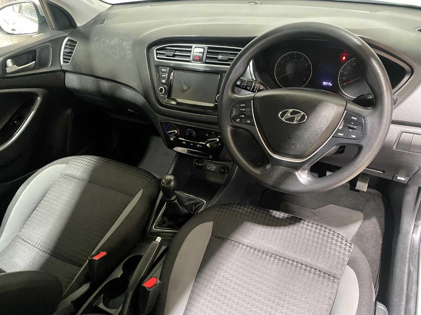 2019 HYUNDAI I10 / I20 I30 1.2 Motion - Image 11
