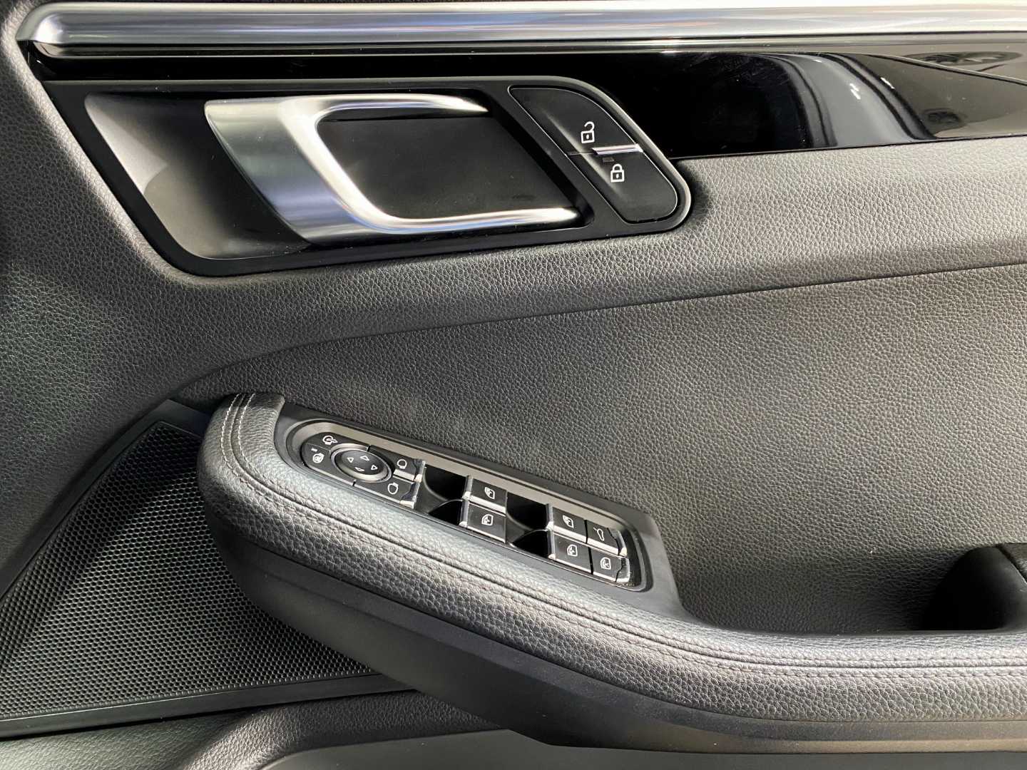 2019 PORSCHE Macan S - Image 13