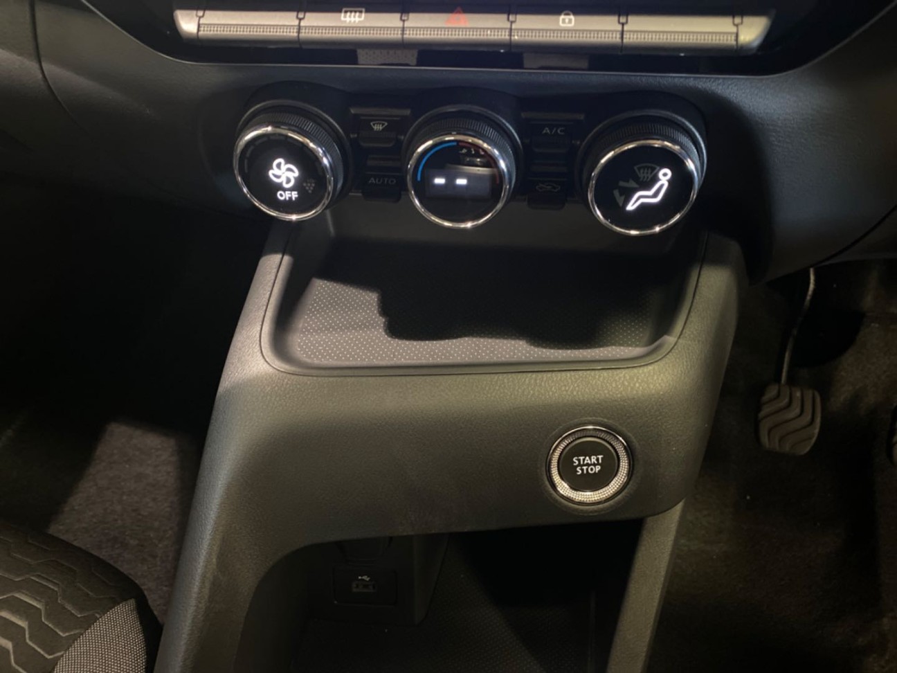 2025 NISSAN Magnite 1.0 Acenta Mt* - Image 14