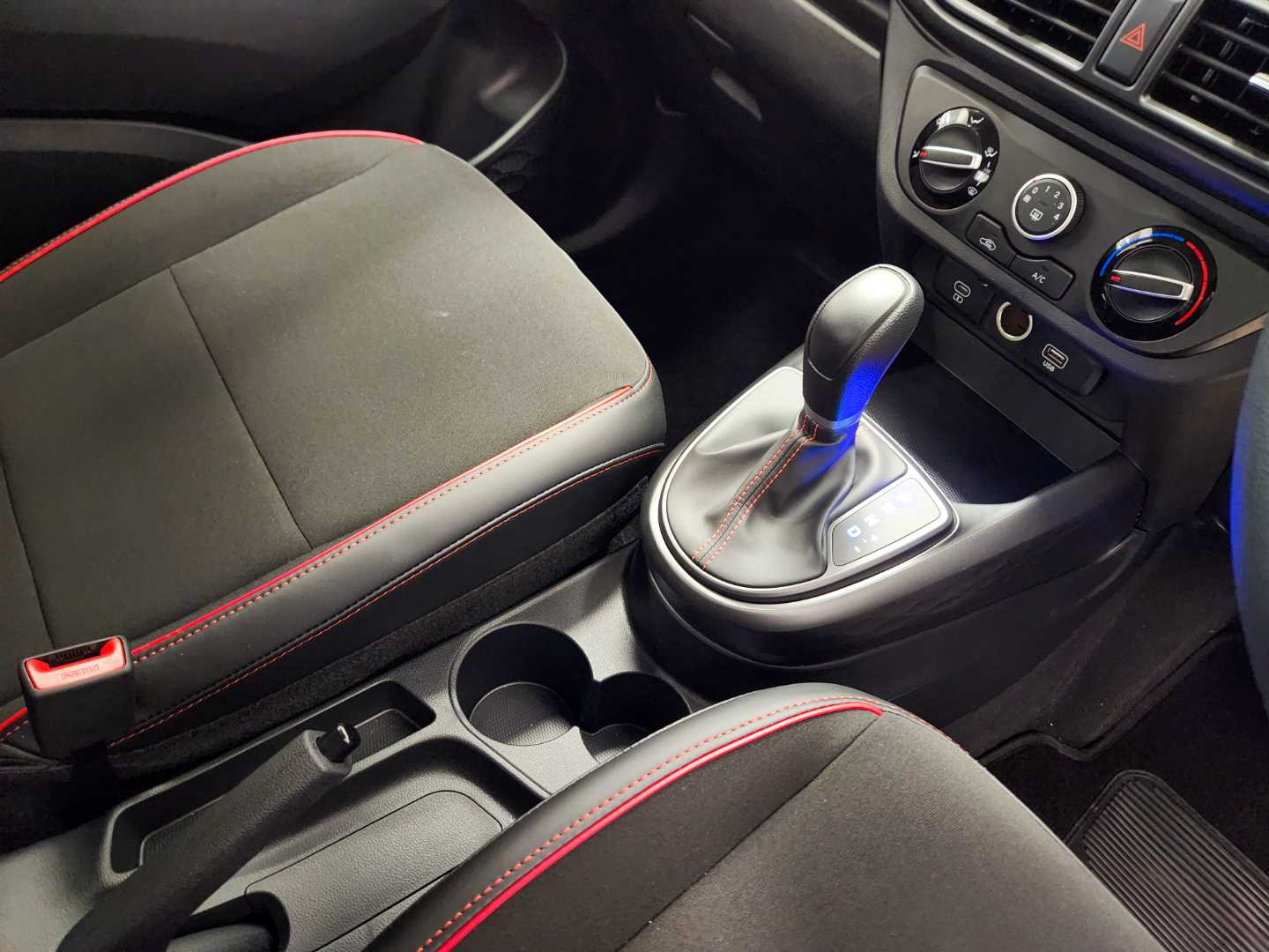 2025 HYUNDAI Grand I10 1.2 Motion/Premium a/t - Image 11
