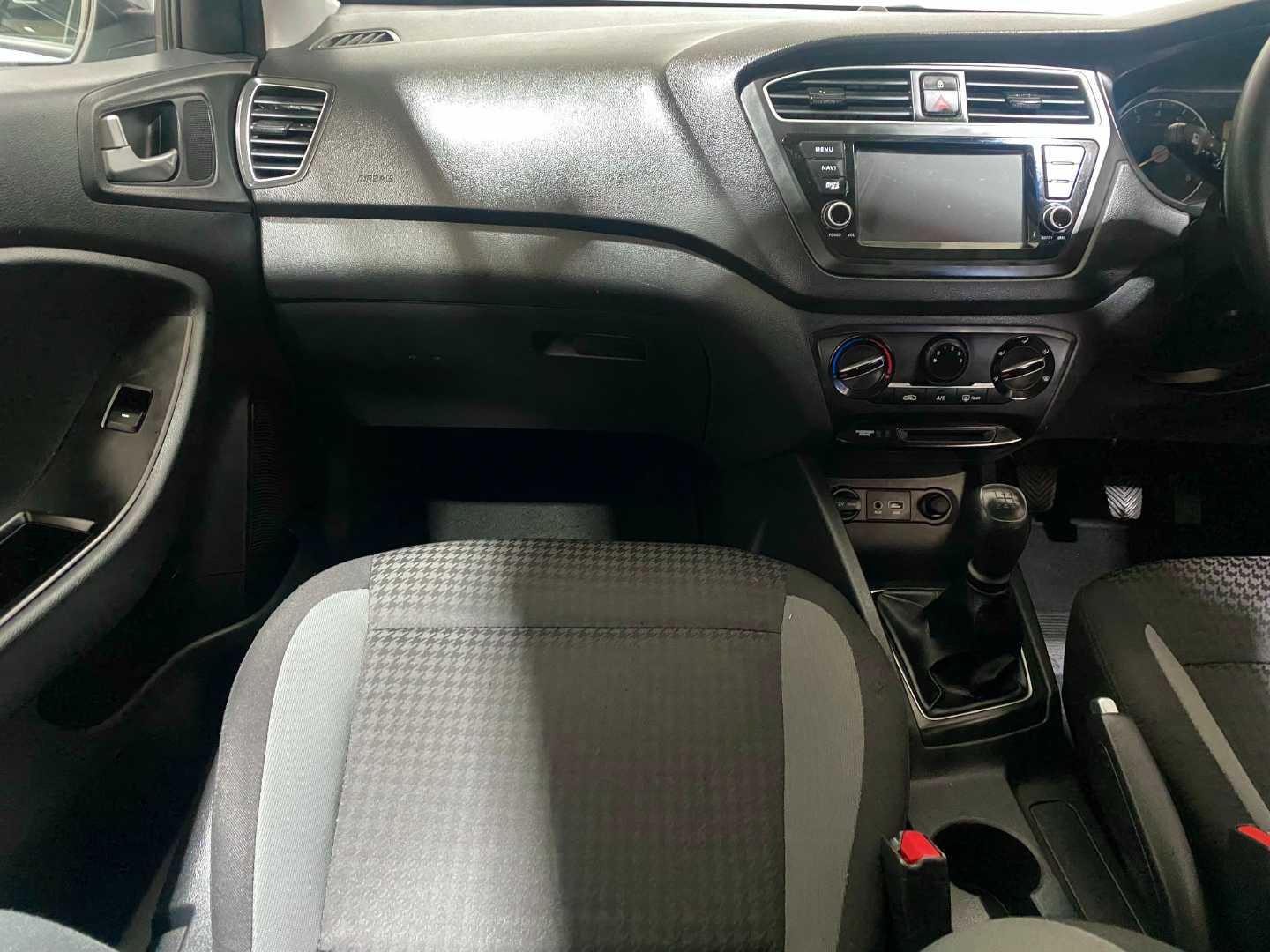 2019 HYUNDAI I10 / I20 I30 1.2 Motion - Image 16