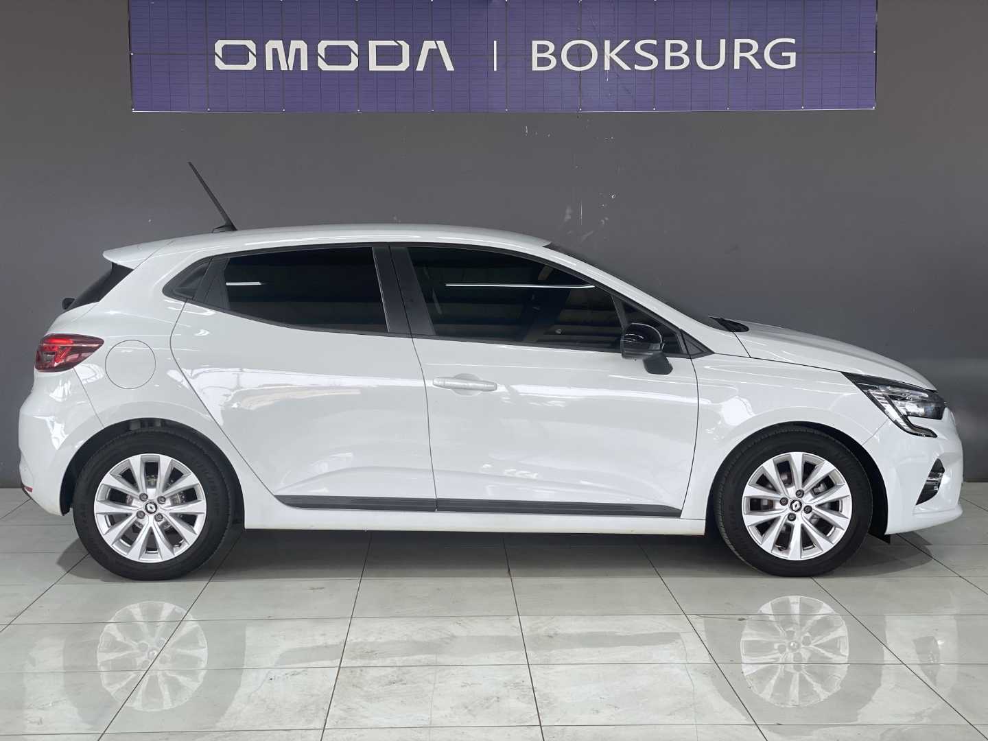 2024 RENAULT Clio V 1.0t Zen - Image 5