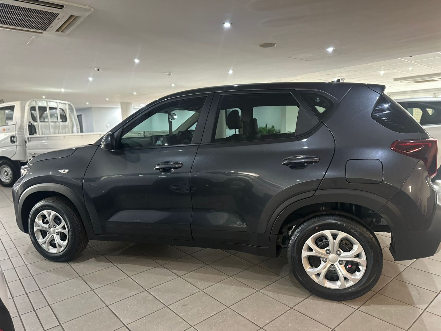 2025 KIA Sonet 1.5 CVT LS - Image 6