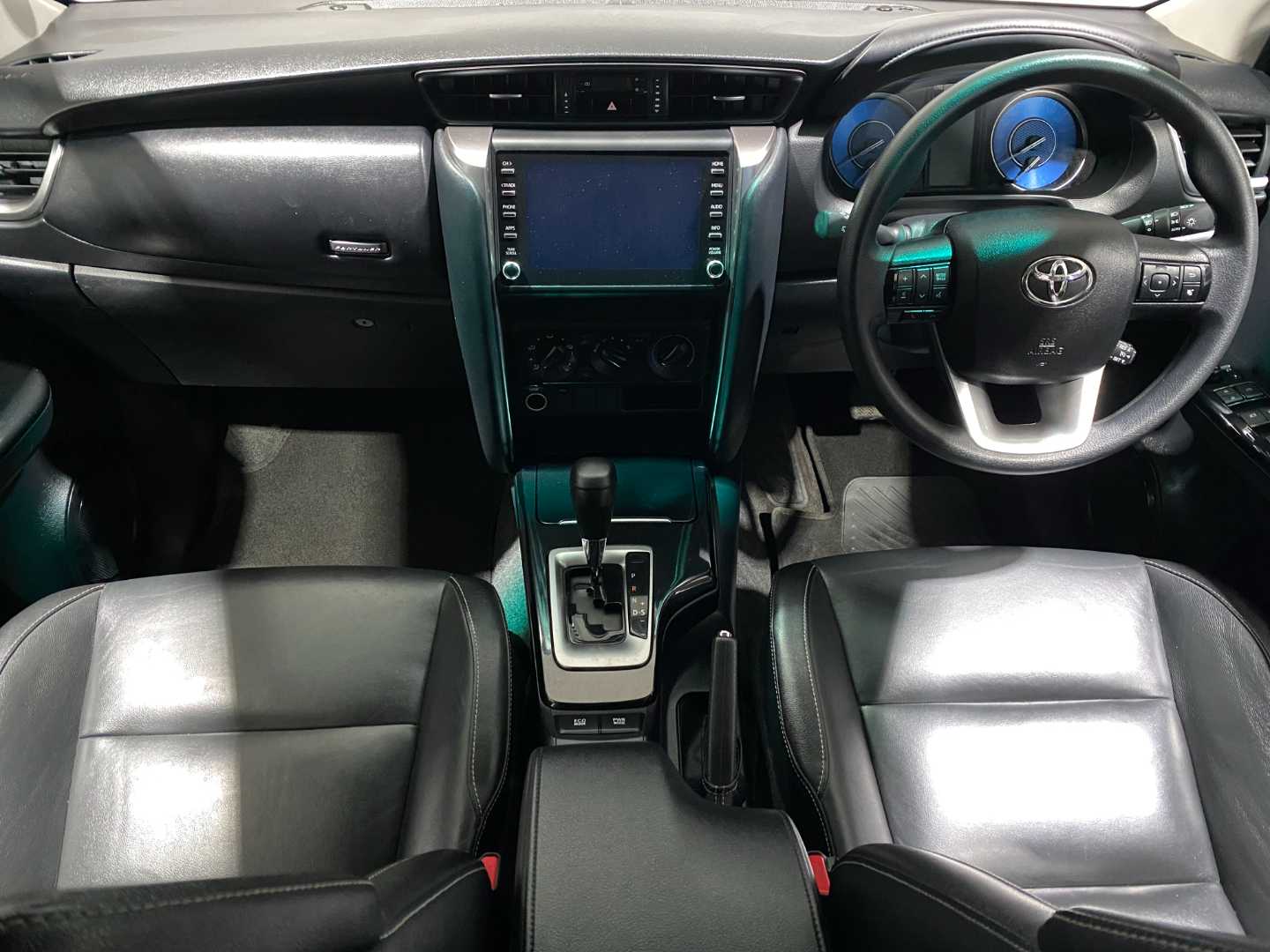 2022 TOYOTA Fortuner 2.4gd-6 R/B a/t - Image 14