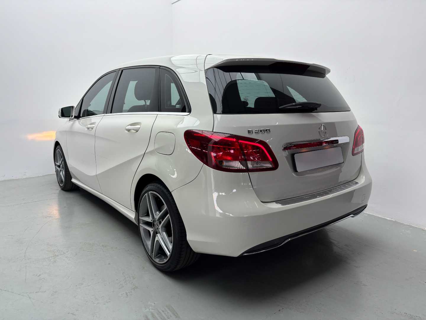 2015 MERCEDES-BENZ B Class 200 A/t - Image 6