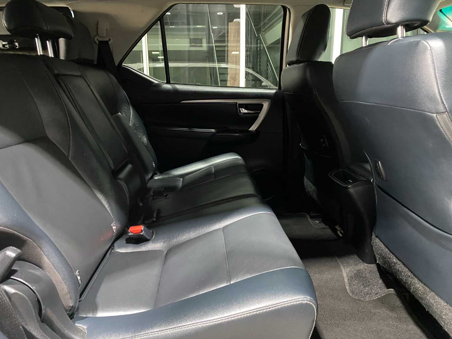 2022 TOYOTA Fortuner 2.4gd-6 R/B a/t - Image 10