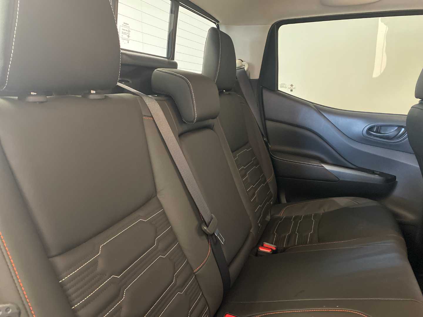 2025 NISSAN Navara 2.5ddti Pro-4x 4x4 a/T D/C P/u - Image 9