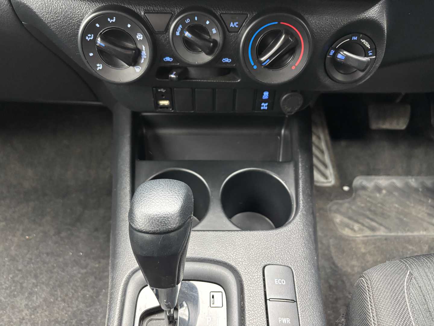 2024 TOYOTA Hilux 2.4gd-6 Raider X 4x4 a/T P/U D/c - Image 14