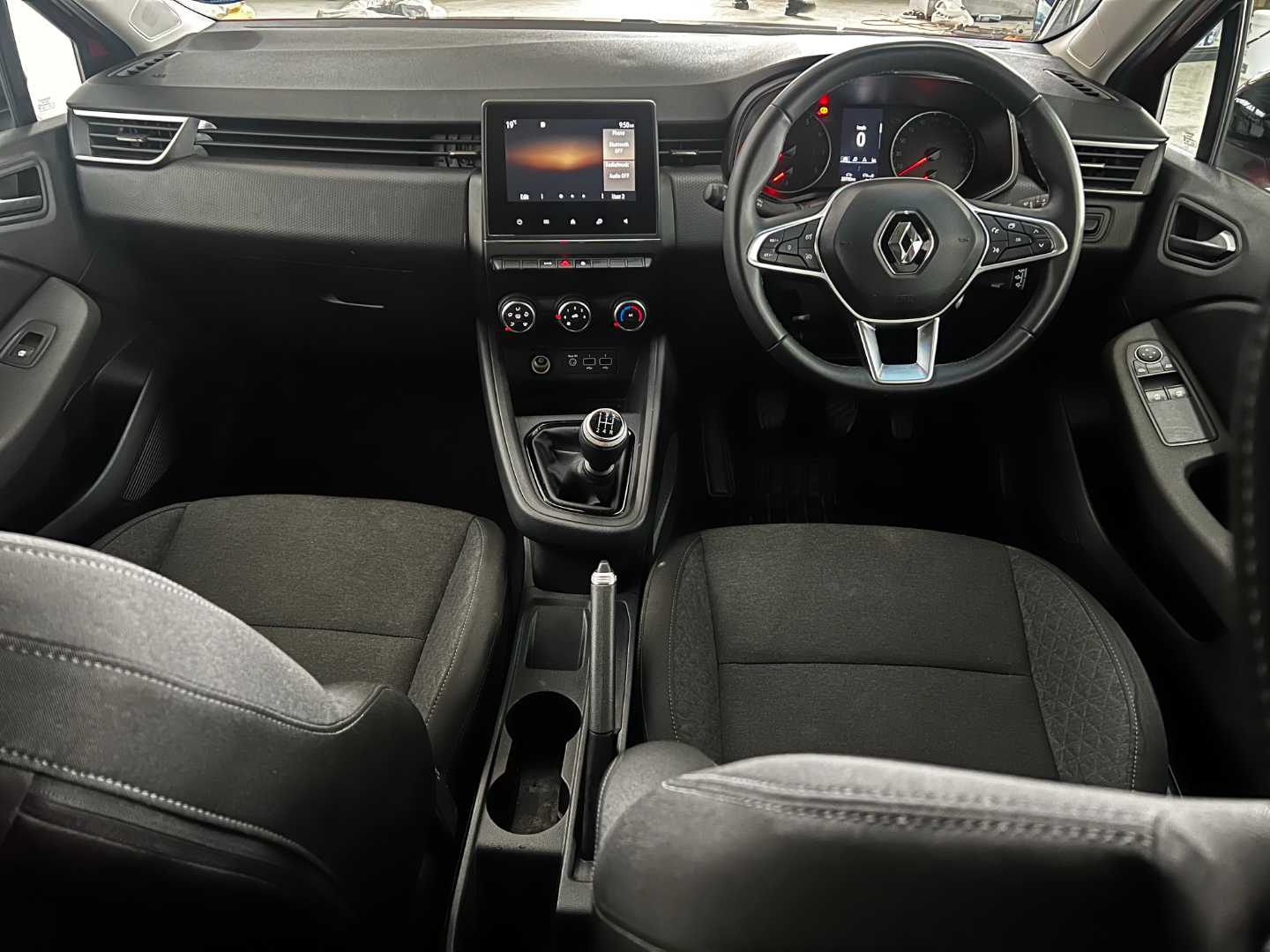 2024 RENAULT Clio V 1.0t Zen - Image 18