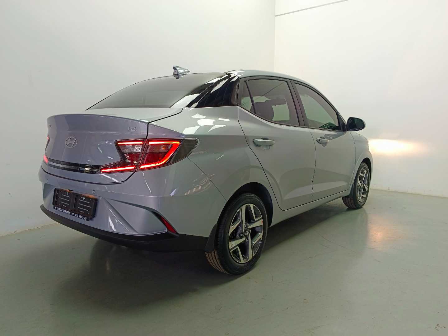 2025 HYUNDAI GRAND i10 EXECUTIVE MT - SEDAN - Image 6