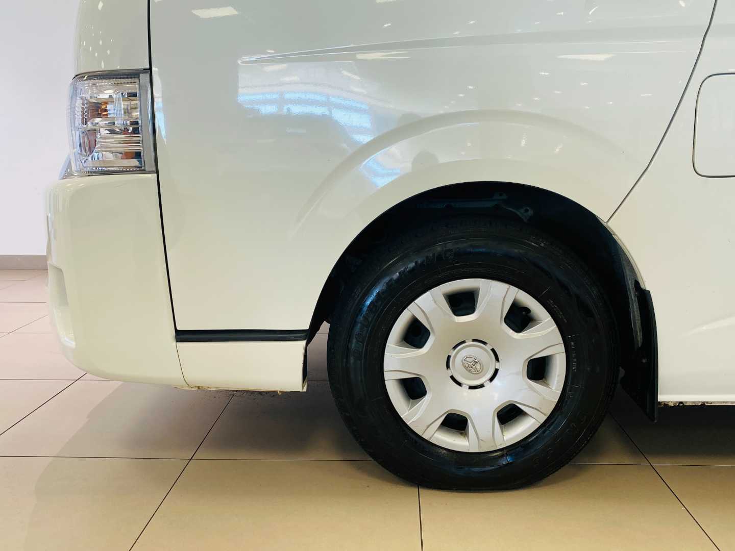 2024 TOYOTA Quantum Hiace 2.5 D-4d 14 Seat - Image 7