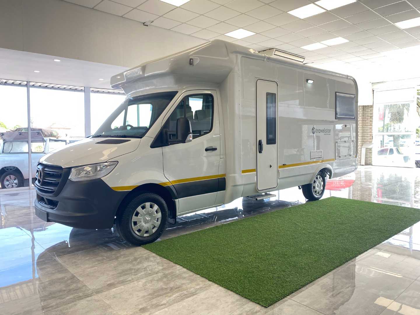 2025 MERCEDES-BENZ Sprinter 317 2.0 Cdi Mh Lwb a/T F/c