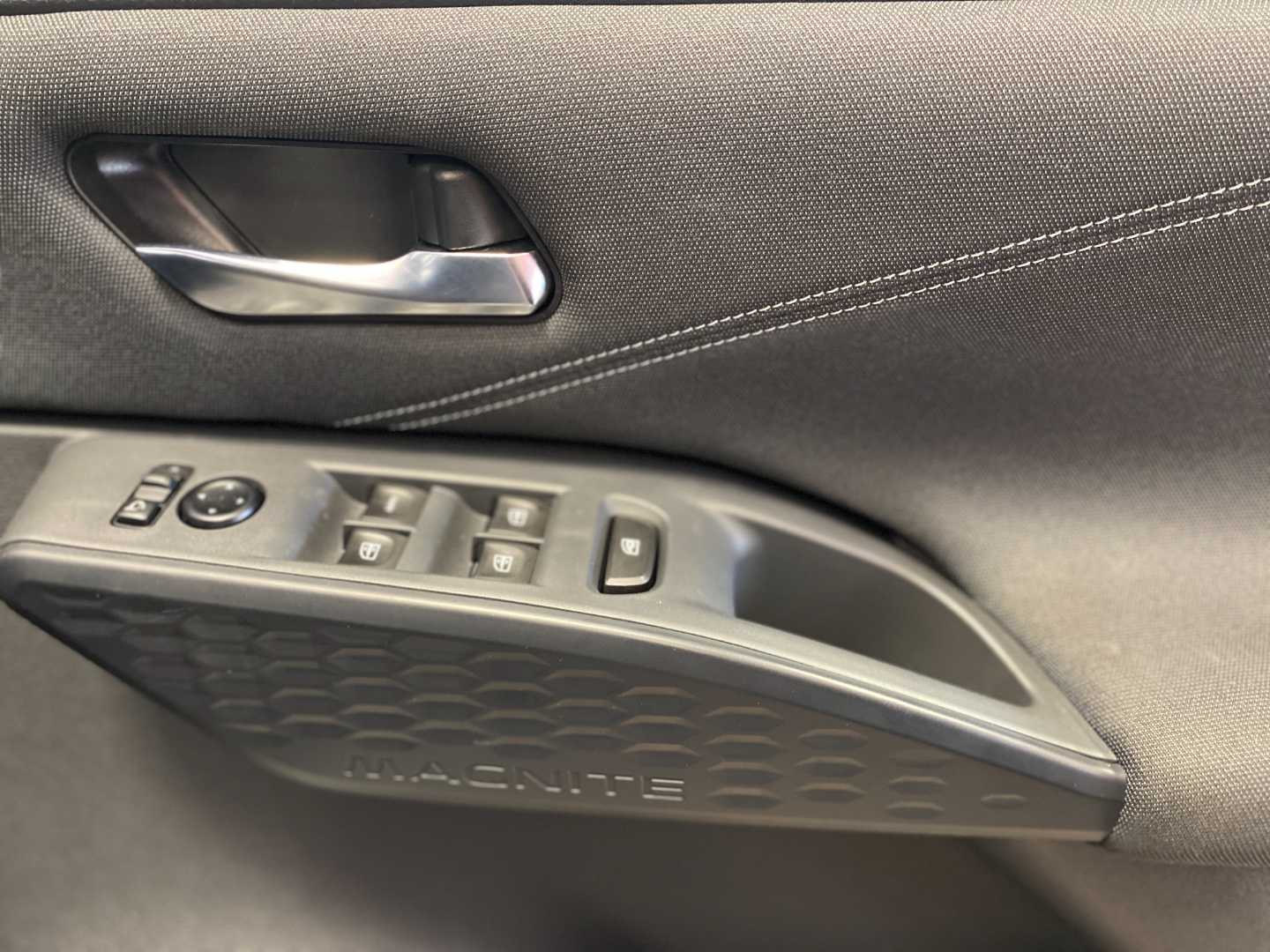 2025 NISSAN Magnite 1.0 Visia Mt* - Image 17