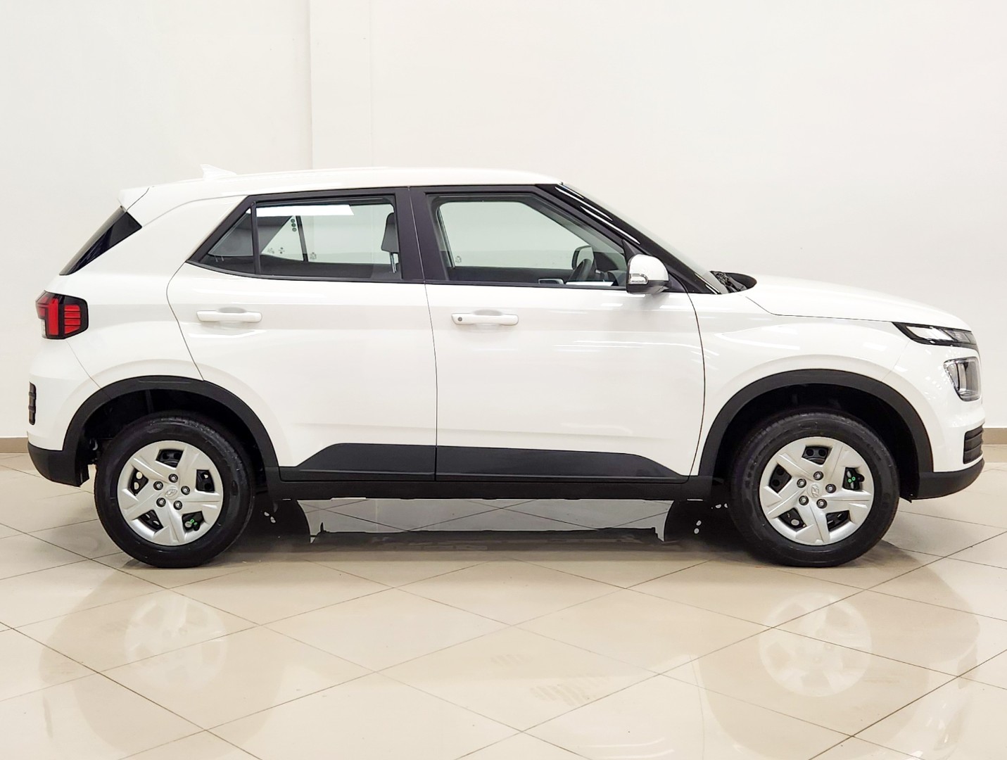 2025 HYUNDAI Venue 1.2 Premium - Image 3