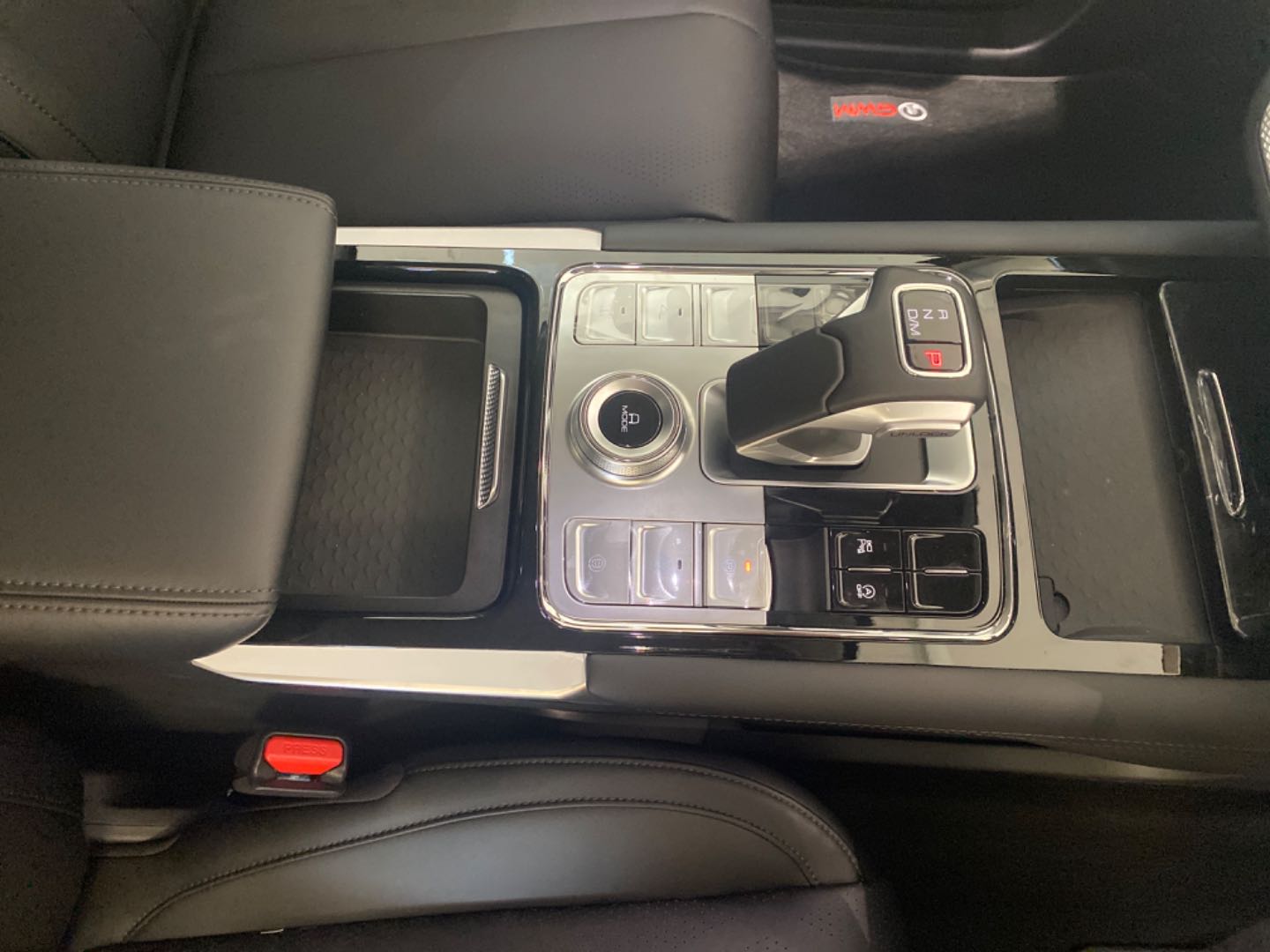 2025 GWM P500 2.4td Luxury 4x4 a/T D/C P/u - Image 11