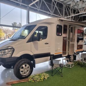 2010 MERCEDES-BENZ Sprinter 4x4 2 Berth Motorhome