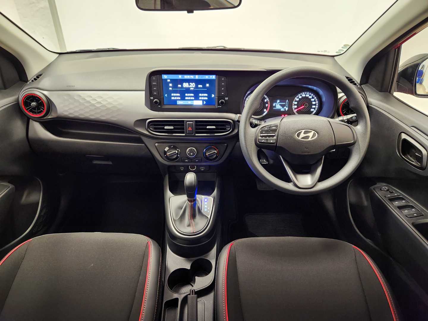 2025 HYUNDAI Grand I10 1.2 Motion/Premium a/t - Image 10