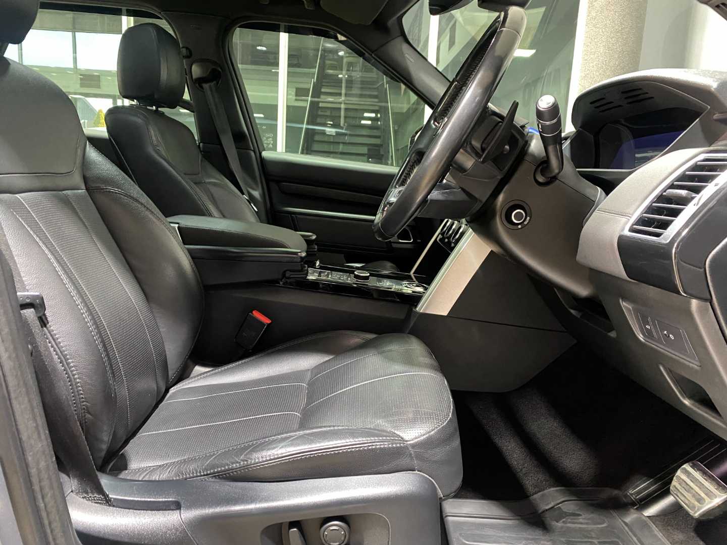 2019 LAND ROVER Discovery 3 / 4 3.0 Td6 Hse - Image 12