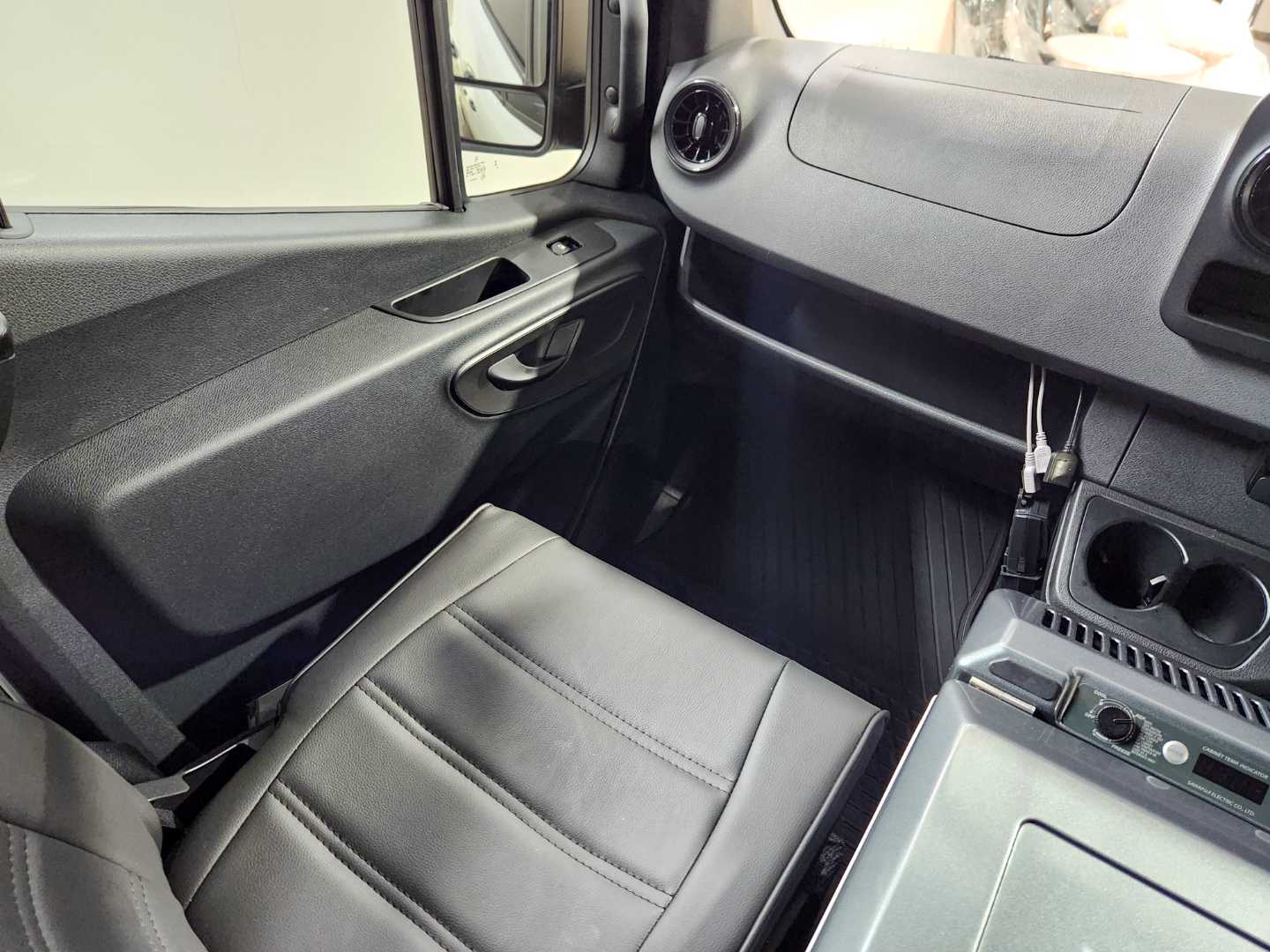 2024 Mercedes-Benz Medium Commercial MB 517 CDI Sprinter PV Long MY22 - Image 9