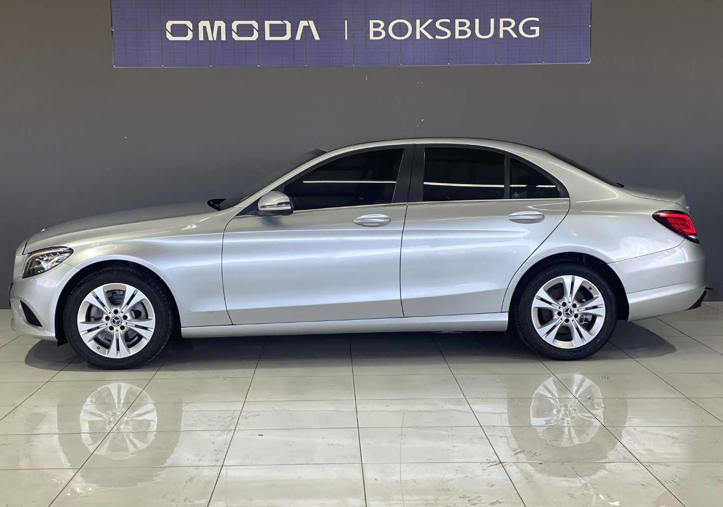 2020 MERCEDES-BENZ C Class (2014) C180 a/t - Image 3