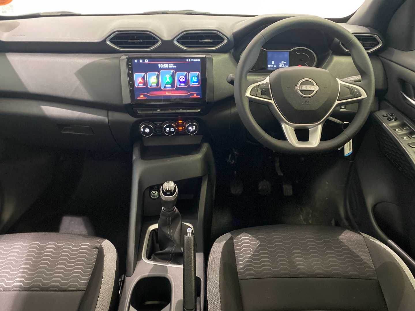 2025 NISSAN Magnite 1.0 Visia Mt* - Image 11