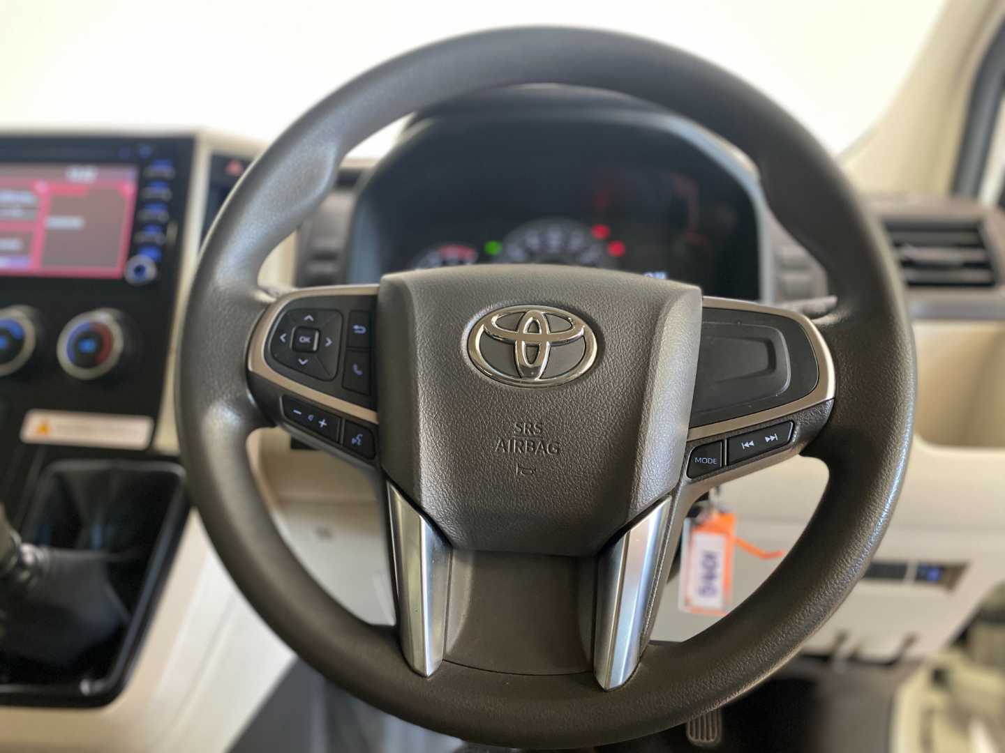 2023 TOYOTA Quantum 2.8 Gl 11 Seat - Image 16