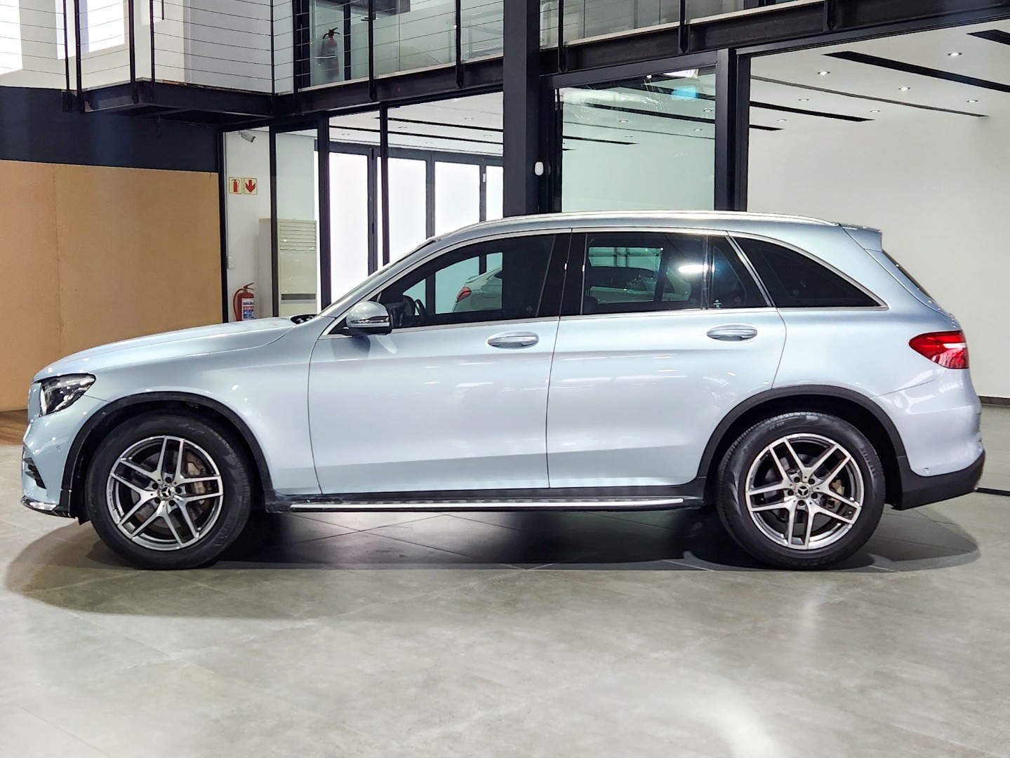 2017 MERCEDES-BENZ Glc 250d Amg - Image 4